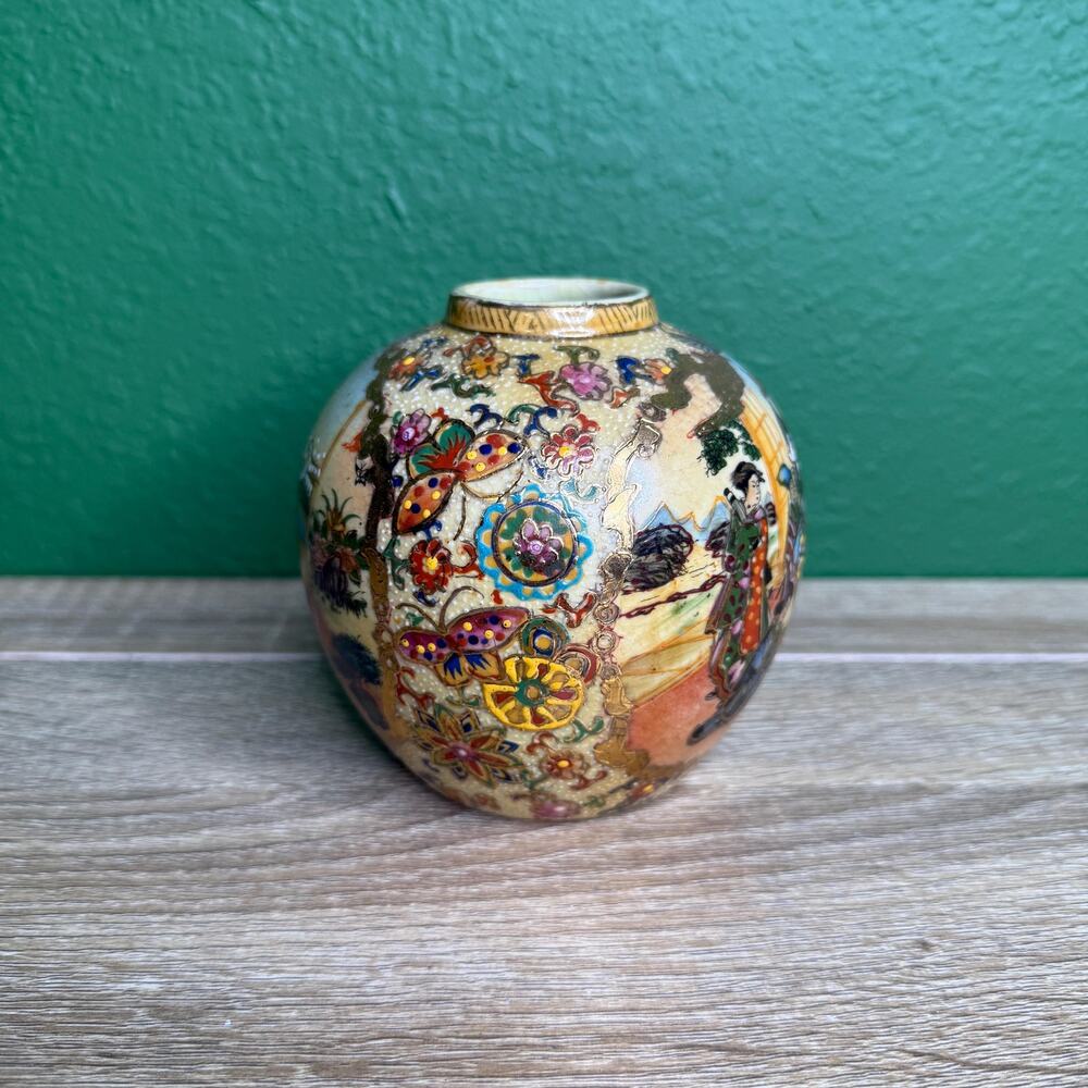 Vintage Japanese Satsuma Pottery Vase Painted Geisha Decor Porcelain Collectible